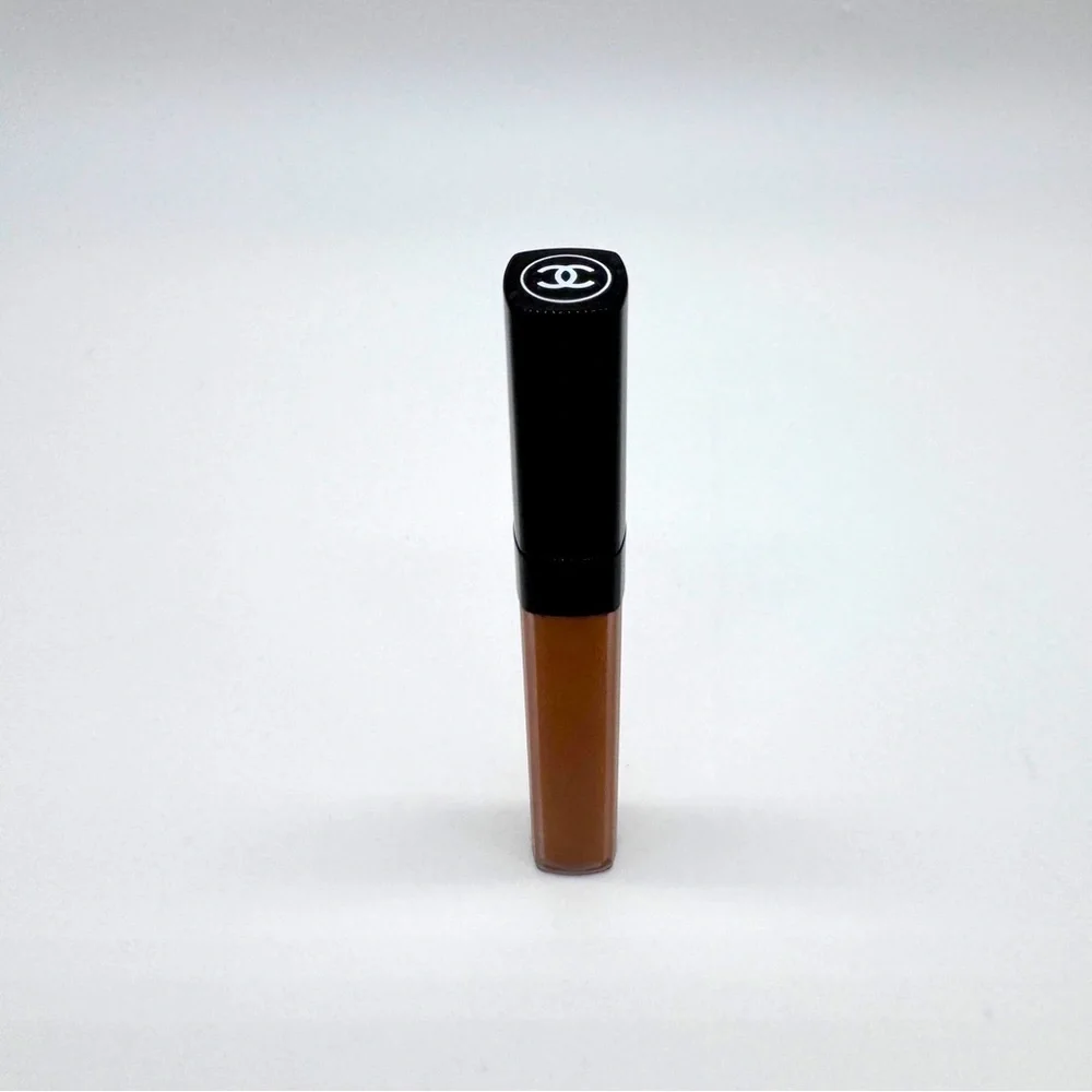 CHANEL 132 Chocolate Brown Longwear Concealer